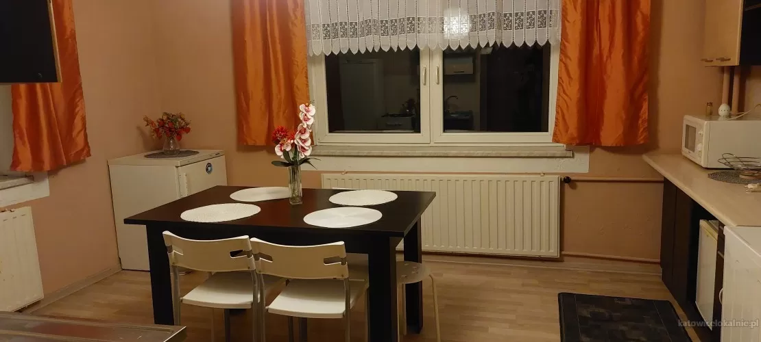 wolne-pokoje-na-ferie-2024-79159-katowice.webp