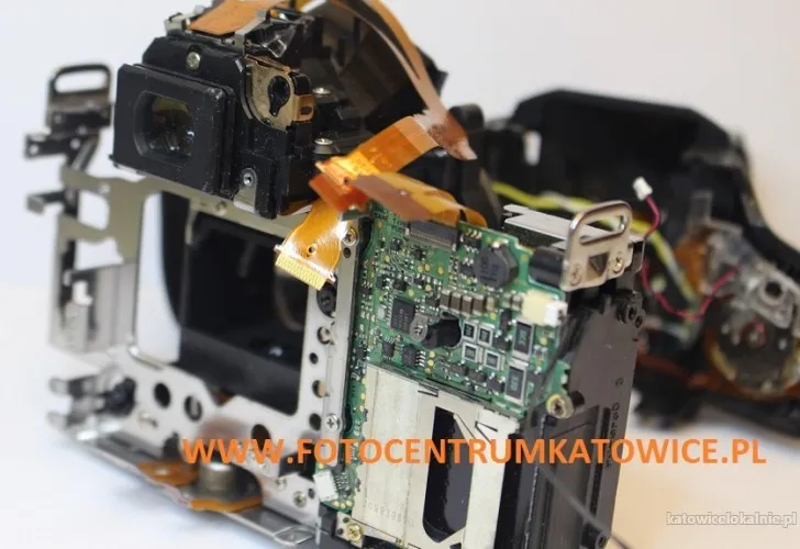 serwis-wymiana-uszkodzonego-wyswietlacza-lcd-w-aparacie-katowice-slask-81089-sprzedam.webp