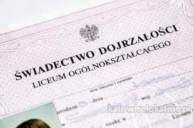 Oferujemy średnie maturę i dyplomy uczelni.